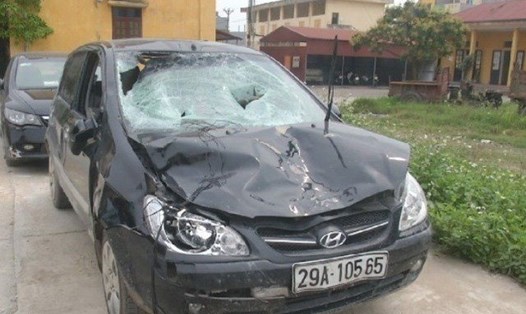 Chiếc xe gây tai nạn làm 4 người thương vong.