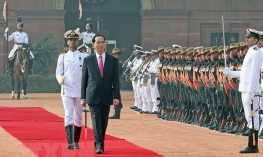 Chủ tịch Nước Trần Đại Quang duyệt đội danh dự. Ảnh: TTXVN.