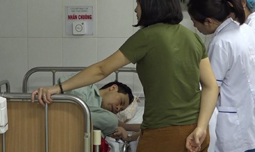 Sức khỏe của Bùi Huy Đ vẫn rất yếu và đang được các bác sĩ theo dõi tại bệnh viện. Ảnh: An Kiên.