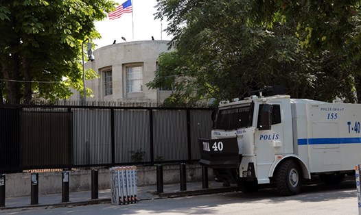 Đại sứ quán Mỹ ở Thổ Nhĩ Kỳ tạm đóng cửa vì bị đe dọa an ninh. Ảnh: Sputnik. 