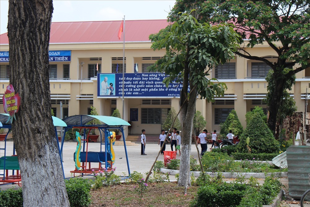 Một góc Trường Tiểu học Bình Chánh - nơi xảy ra vụ cô giáo bị bắt quỳ xin lỗi. (Ảnh: Kỳ Quan)