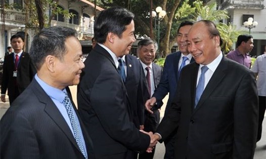 Thủ tướng Nguyễn Xuân Phúc tới thăm và làm việc với báo Nhân Dân. Ảnh: Báo Nhân Dân