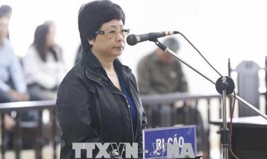 Cựu Đại biểu Quốc hội Châu Thị Thu Nga tại tòa ngày 11.4. Ảnh TTXVN