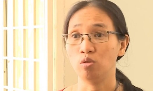 Cô giáo dạy Toán Trần Thị Minh Châu đã thừa nhận việc làm của mình sai. Ảnh chụp từ clip. 
