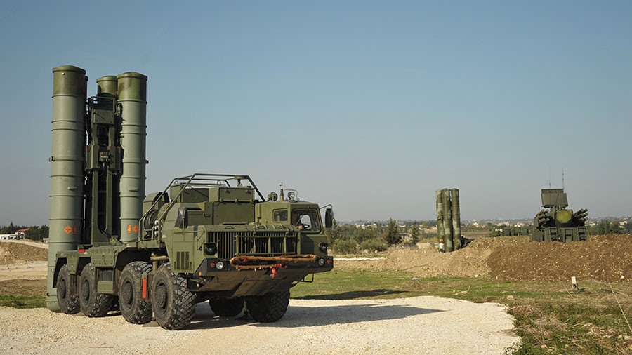 S-400 của Nga ở căn cứ không quân Hmeimim, Syria. Ảnh: Sputnik