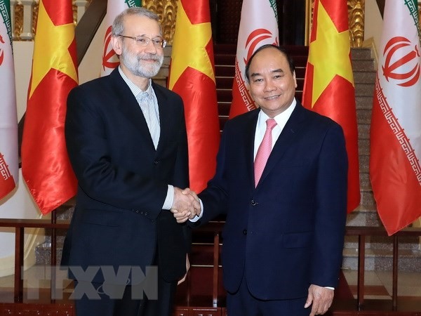 Thủ tướng Nguyễn Xuân Phúc tiếp Chủ tịch Quốc hội nước Cộng hòa Hồi giáo Iran Ali Ardeshir Larijani. (Ảnh: Thống Nhất/TTXVN)