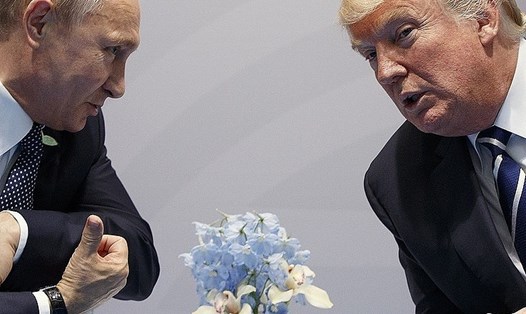 Tổng thống Nga Vladimir Putin và Tổng thống Mỹ Donald Trump. Ảnh: AP.