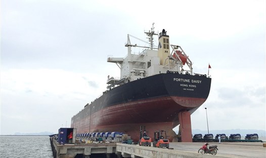 Tàu nước ngoài đầu tiên được sửa chữa tại nhà máy của Cty CP sửa chữa tàu biển Nosco - Vinalines. Ảnh: NVSRC
