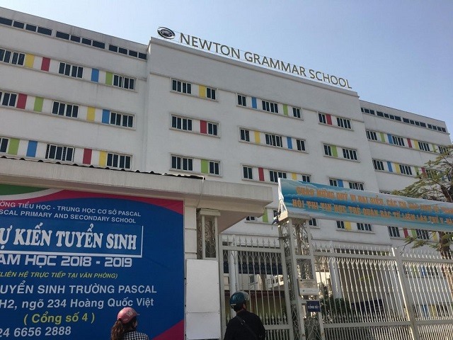 Nhiều phụ huynh vẫn đang chờ câu trả lời chính thức từ phía Trường Newton (Hà Nội) và cơ quan quản lý giáo dục về việc liên kết với trường GWIS.