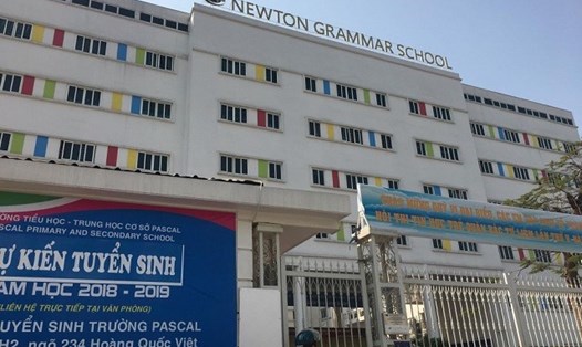 Nhiều phụ huynh vẫn đang chờ câu trả lời chính thức từ phía Trường Newton (Hà Nội) và cơ quan quản lý giáo dục về việc liên kết với trường GWIS.
