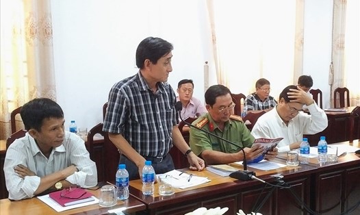 Đại diện Thanh tra Thành phố Cần Thơ cung cấp thông tin cho báo chí về sai phạm đất đai tại Bình Thủy.
