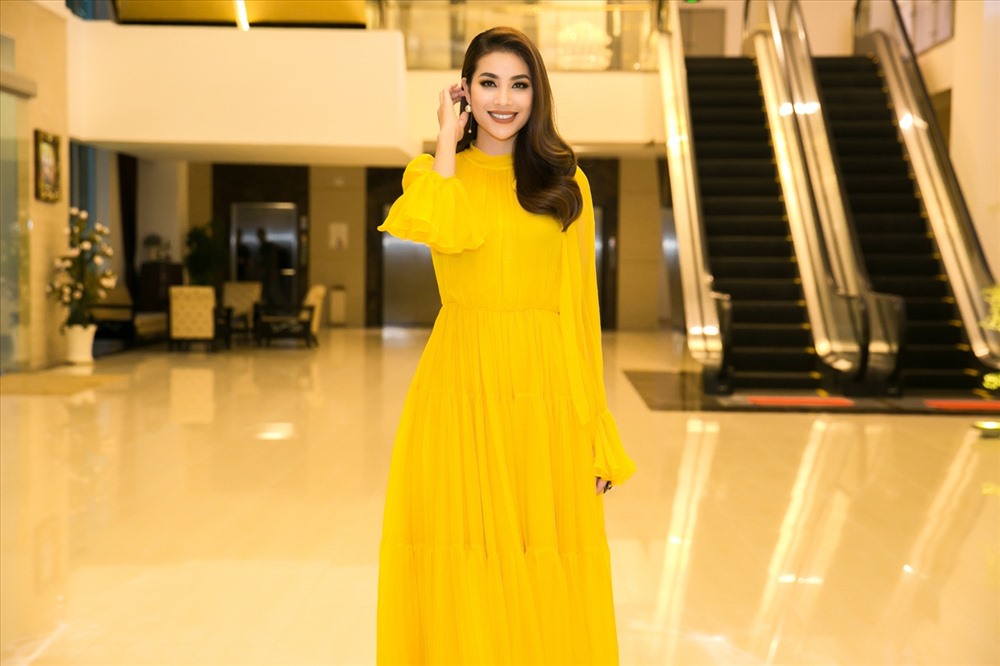 Phạm Hương rạng rỡ tại sự kiện