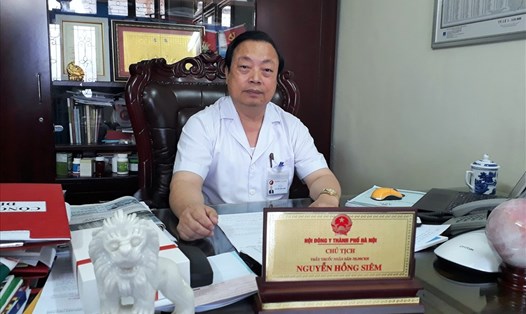 TTND Nguyễn Hồng Siêm- Chủ tịch Hội Đông y TP Hà Nội trả lời PV báo Lao Động (Ảnh: T.Linh)