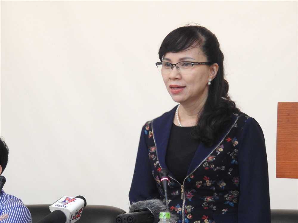 Bà Nguyễn Thị Kim Phụng – Vụ trưởng Vụ Giáo dục Đại học, Bộ GDĐT thông tin tại họp báo. Ảnh: HN