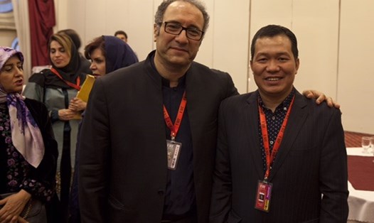 Giám đốc LHF Iran và đạo diễn Lương Đình Dũng. Ảnh: BTC