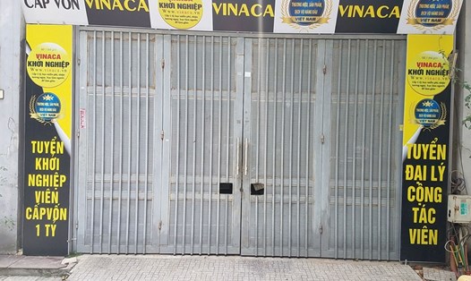 Sau khi lực lượng quản lý thị trường thu giữ các sản phẩm của Cty Vinaca, nhiều đại lý đã đóng cửa. Ảnh: H.L

