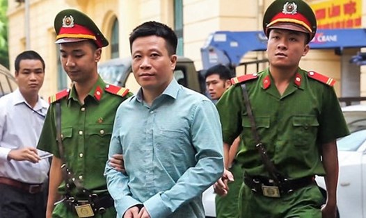 Hà Văn Thắm được dẫn tới tòa trong phiên xét xử sơ thẩm vào tháng 9.2017. 