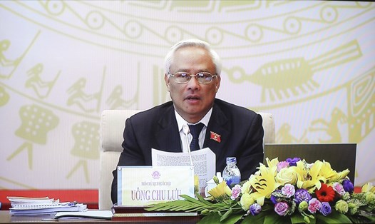 Phó Chủ tịch Quốc hội Uông Chu Lưu - chủ tọa buổi thảo luận.