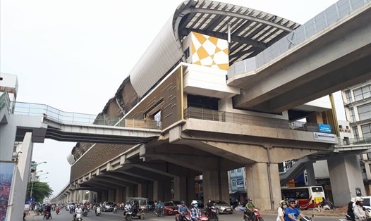 Giá vé lượt tuyến đường sắt đô thị Cát Linh - Hà Đông dự kiến cao hơn vé xe buýt từ 30-37% được “đa số chấp nhận? Ảnh: Trần Vương