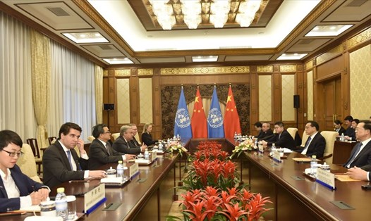 Thủ tướng Trung Quốc Lý Khắc Cường gặp Tổng thư Ký Liên Hợp Quốc Antonio Guterres tại Bắc Kinh, ngày 8.4.2018. Ảnh: AP