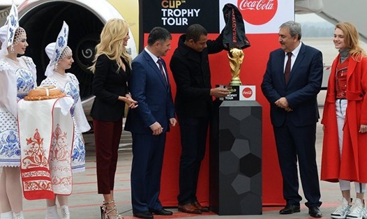 Nga chào đón chiếc Cup vô địch World Cup 2018. Ảnh: Sputnik