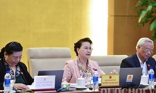 Chủ tịch Quốc hội Nguyễn Thị Kim Ngân phát biểu tại phiên họp của Ủy ban thường vụ Quốc hội (Ảnh: QH)