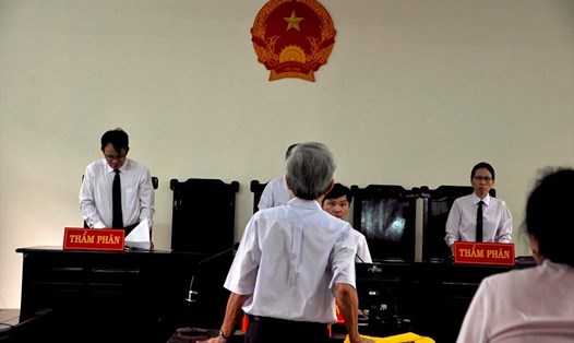 Nguyễn Khắc Thủy tại phiên tòa