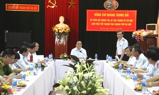 Bí thư Thành ủy Hà Nội Hoàng Trung Hải làm việc với Thanh tra thành phố. Ảnh HNP