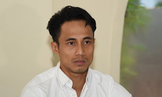 Hình ảnh tiều tụy của Phạm Anh Khoa trong buổi họp báo và công khai xin lỗi. 