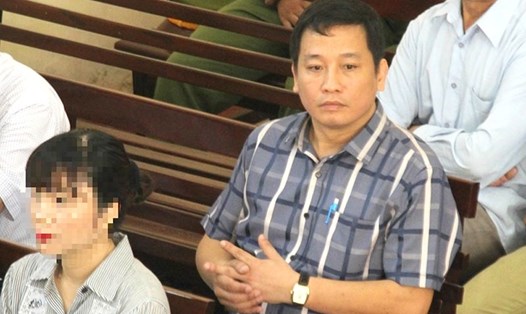 Luật sư Đỗ Quốc Quyền đại diện uỷ quyền cho ông Trương Quý Dương - nguyên giám đốc BV đa khoa tỉnh Hoà Bình.