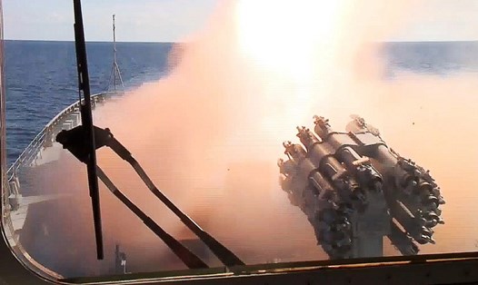 Tàu chiến trang bị tên lửa Kalibr của Nga sẽ làm nhiệm vụ thường trực ở Địa Trung Hải. Ảnh: Tass. 