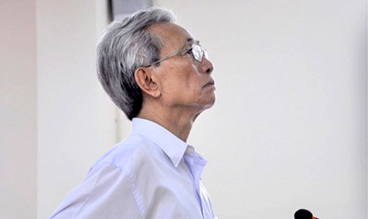 Bị cáo Nguyễn Khắc Thủy tại phiên tòa sơ thẩm: Ảnh: NLĐ.
