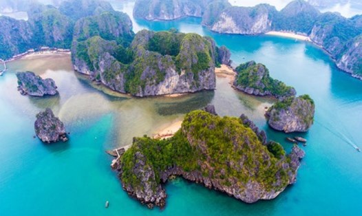 Cát Bà, Vịnh Lan Hạ. Ảnh: Jimmy Tran/Shutterstock.