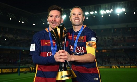 Messi (trái) và Iniesta (phải) đã cùng nhau trải qua nhiều vinh quang trong sự nghiệp. Ảnh: Getty Images.