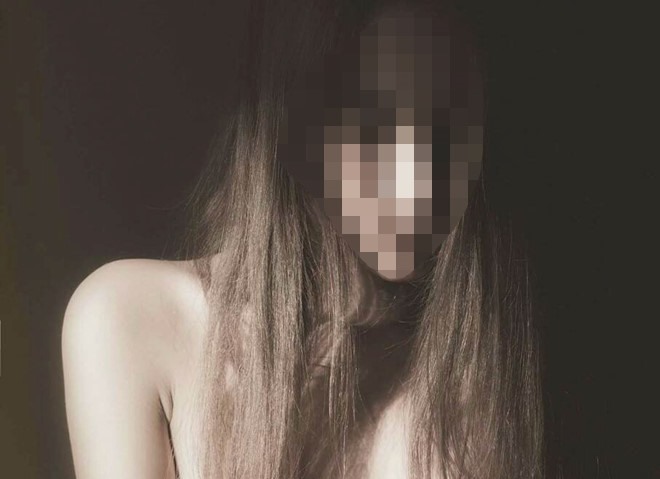 Một người mẫu khỏa thân tố bị họa sĩ hiếp dâm 