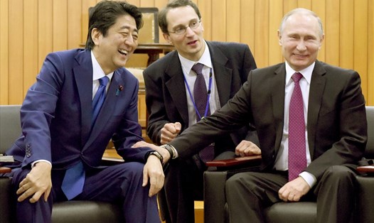 Thủ tướng Nhật Bản Shinzo Abe và Tổng thống Nga Vladimir Putin. Ảnh: JT.