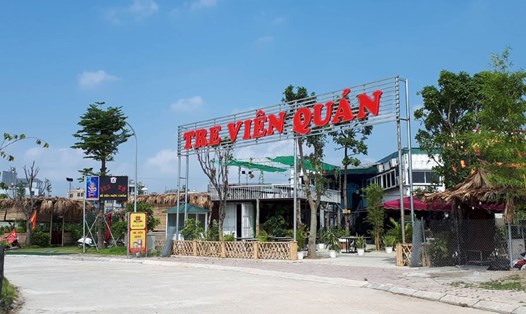 Hàng loạt nhà hàng mọc lên trên đất được quy hoạch công viên dịch vụ thể thao Hà Đông. Ảnh: C.V