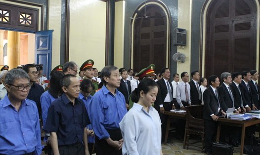 VKS đề nghị hàng trăm năm tù đối với 28 bị cáo vụ Hứa Thị Phấn. Ảnh: P.B 