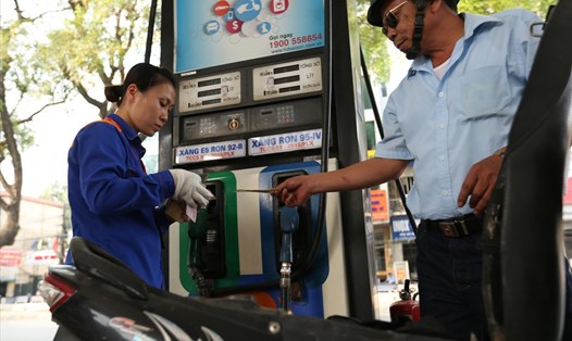 Chiều 23.5 giá xăng dầu tiếp tục điều chỉnh tăng đã tạo áp lực lên giá thị trường. Ảnh: HẢI NGUYỄN