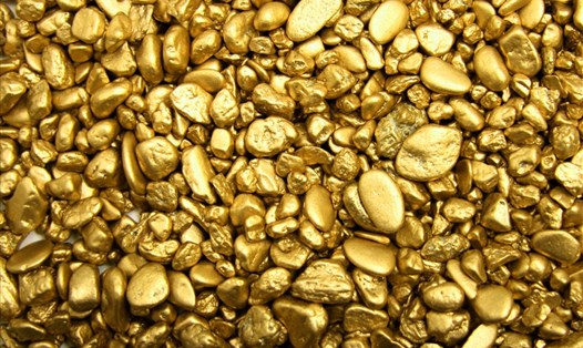 Giá vàng hôm nay tăng mạnh phá thủng ngưỡng 1300 USD/ounce.
