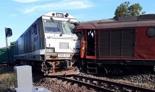 Hơn 100 m đường ray trong nhà ga Núi Thành bị hư hỏng. Ảnh: Vietnamnet