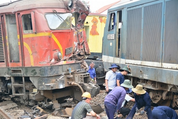 Hiện trường hai tàu hỏa đâm nhau tại Ga Núi Thành, tỉnh Quảng Nam. Ảnh: Đời sống & Pháp lý.