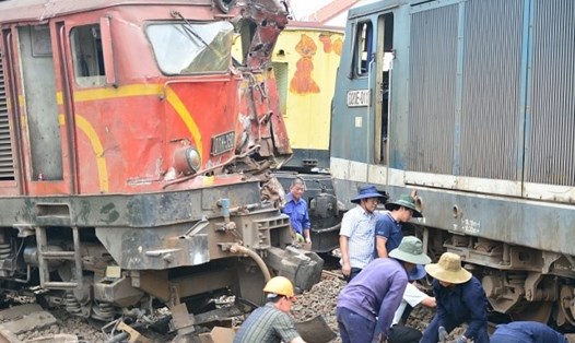 Hiện trường hai tàu hỏa đâm nhau tại Ga Núi Thành, tỉnh Quảng Nam. Ảnh: Đời sống & Pháp lý.