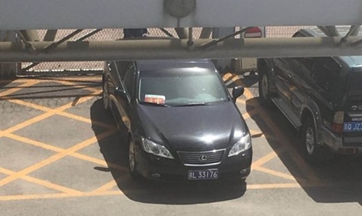Xe của Đại sứ quán Triều Tiên ở sân bay Bắc Kinh. Ảnh: Yonhap.