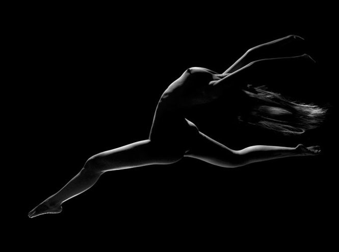Ảnh nude nghệ thuật của Thái Phiên. 