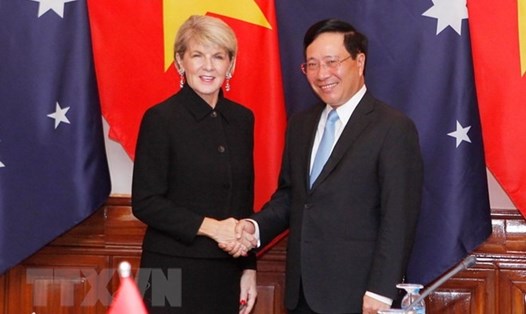 Phó Thủ tướng, Bộ trưởng Bộ Ngoại giao Phạm Bình Minh và Bộ trưởng Ngoại giao Australia Julie Bishop. Ảnh: TTXVN.