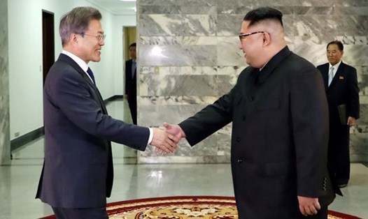 Cuộc gặp lần 2 của ông Kim Jong-un và Tổng thống Hàn Quốc Moon Jae-in được đánh giá là đã cứu vãn thượng đỉnh Mỹ - Triều. Ảnh: Reuters