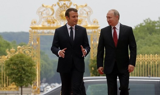 Tổng thống Emmanuel Macron dự định thúc đẩy Tổng thống Vladimir Putin đến với Châu Âu và không cho phép Nga tự đóng cửa. Ảnh: Sputnik