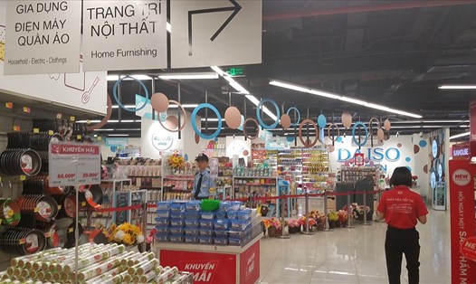 Cửa hàng Daiso trong siêu thị Lotte bán hàng Trung Quốc nhưng không có tem tiếng Việt.