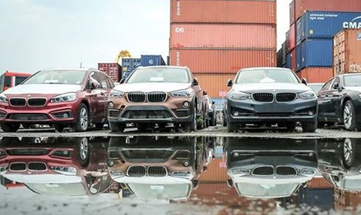 Lô xe BMW nằm cảng Sài Gòn sẽ được tái xuất về Đức